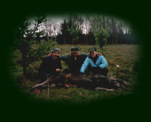 Trtta men glada efter ett lyckat drev.